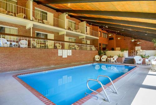 Halltown Hotel | Clarion Inn Harpers Ferry-Charles Town