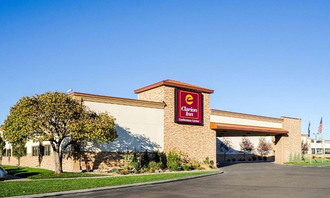 Garden City Hotel | Clarion Inn