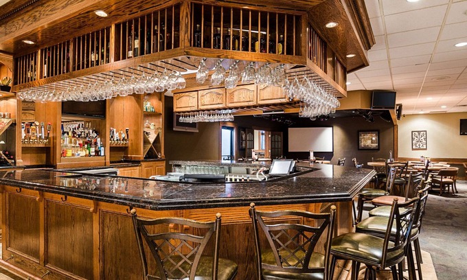Garden City Hotel | Clarion Inn