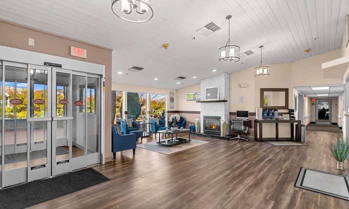 Wenatchee Hotel | Clarion Pointe Wenatchee