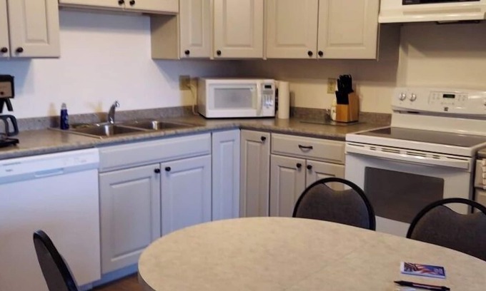 Devils Lake Condo | Classic 2 Bedroom 1 Queen 3 XL Twin, 1 bathroom Top Floor