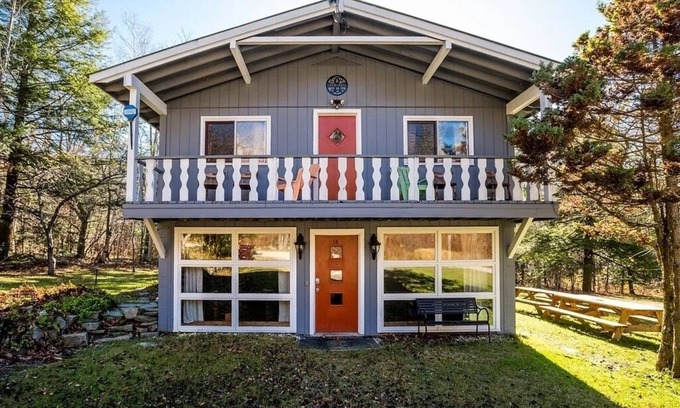Stratton and Bromley Ski Areas Ski Chalet | Classic Alpine Vermont Chalet