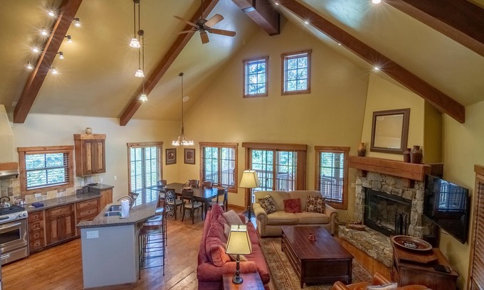 Tamarack Ski Chalet | Classic Chalet|Private Hot Tub, Wood Fireplace