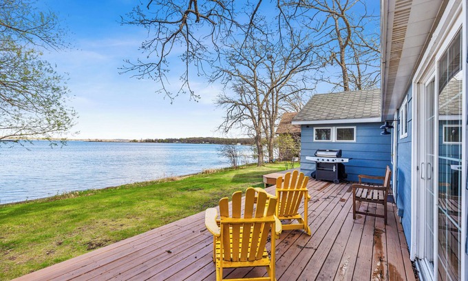 Detroit Lakes Cottage | Classic Lake Melissa Cottage, just steps away from the water on the South Bay!