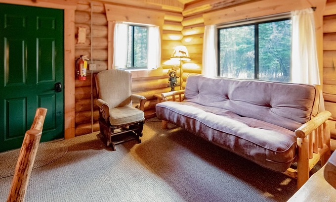 Bigfork Cabin | Classic log cabin with firepit - near Bigfork, Flathead Lake & Glacier