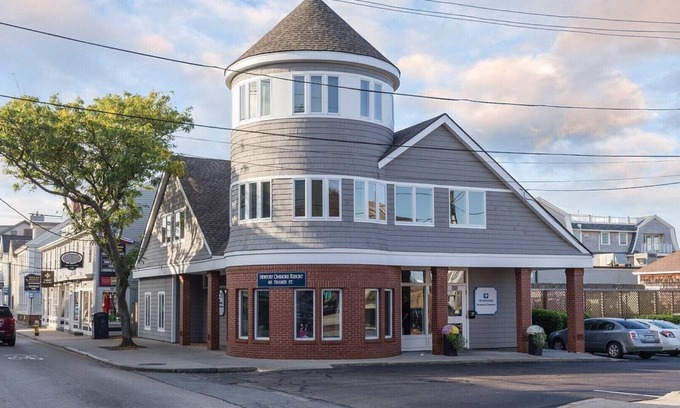 Historic Hill Resort | Classic New England Charm At The Heart of Newport-Wyn. Newport Onshore- 2 Bd.