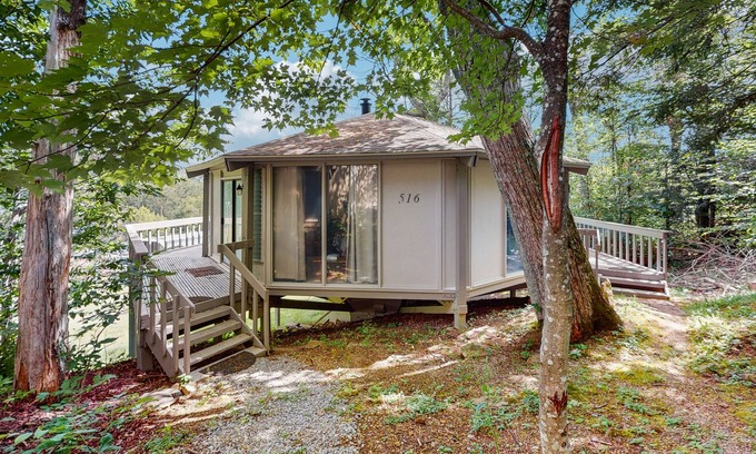 Sugar Mountain House | Classic roundhouse Ski In/Out access w/panoramic view, retro fireplace & balcony