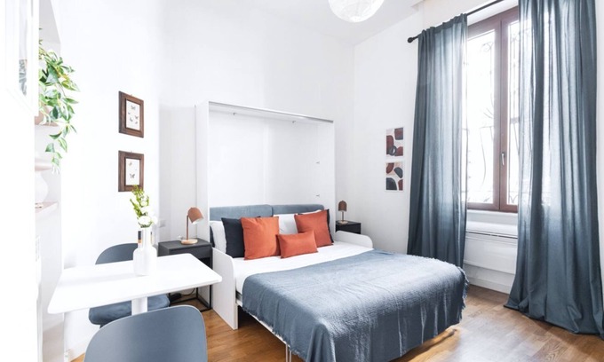 Washington Apartment | Classic Studio in Washington area by Easylife