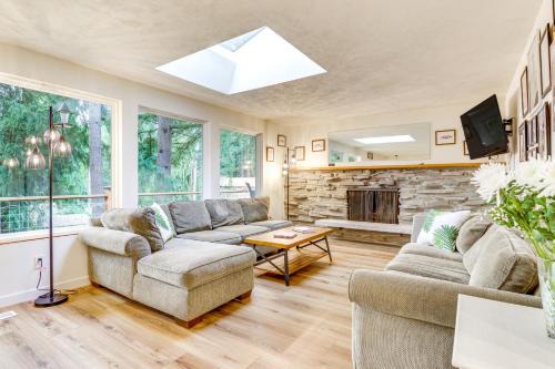 Woodinville House | Classic Woodinville Wine Country Escape!