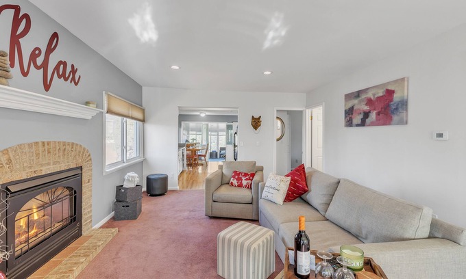 Grass Lake House | Clever Fox is on Big Lake waterfront to Enjoy!