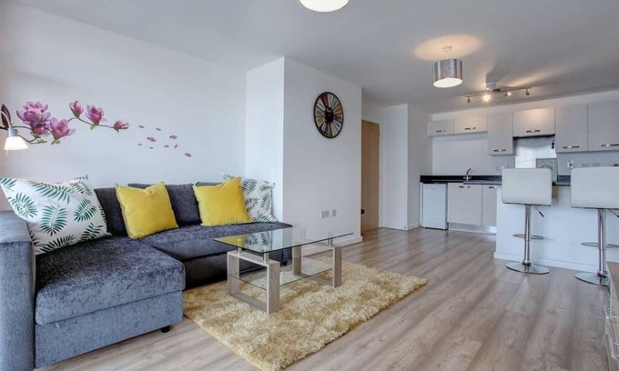Norwich Apartment | Clean and modern Riverside Flat w/Private Balcony