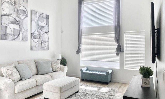 Midvale House | Clean and open remodeled luxury townhouse!