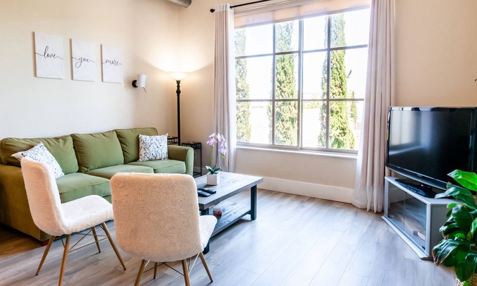 The Villas Condo | Clean Comfortable Santana Row Condo
