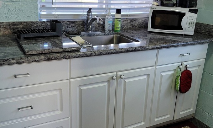 Maunalani Heights Apartment | CLEAN, COOL, COZY, CONVENIENT 1/1/1cozy, convenient