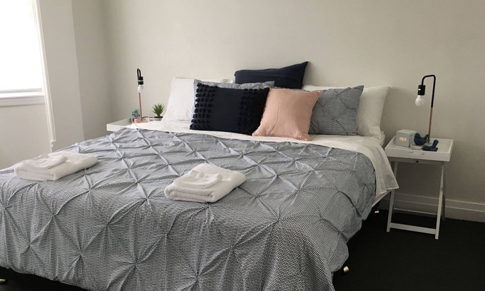 Goulburn House | Clean home suitable for 2 families. Quite street with large yard.