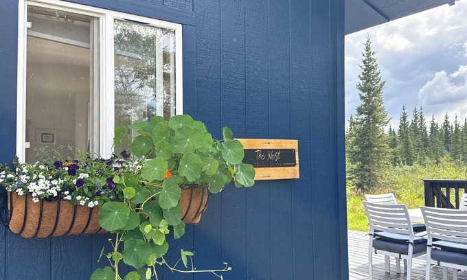 Healy Cabin | Clean & quiet cabin with stunning mountain views