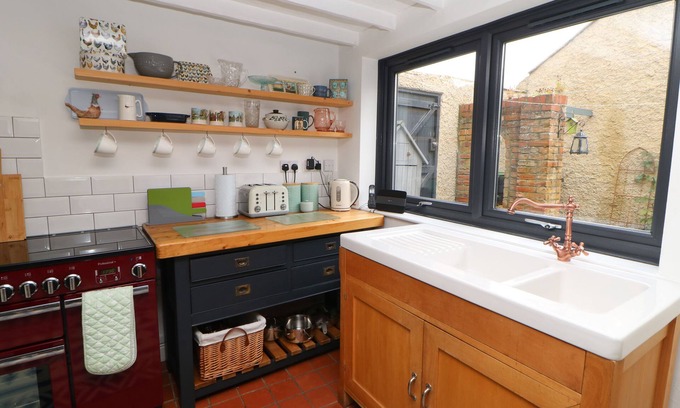 Staindrop Cottage | CLEMENTINE COTTAGE, family friendly, with a garden in Staindrop