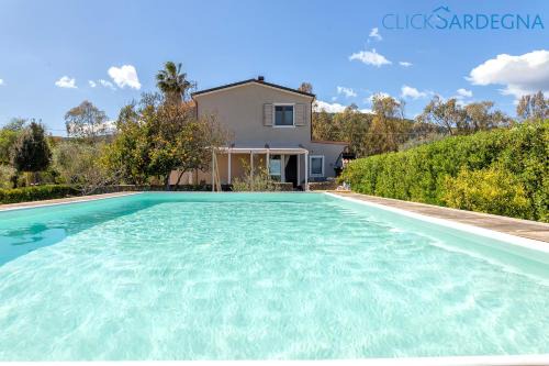Alghero Villa | ClickSardegna Villa dei Limoni with pool close to the beach