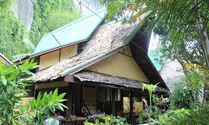 Barangay Buena Suerte House | Cliffside Cottages
