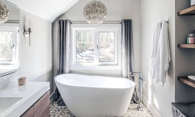 Novar House | Cliffside Retreat - Cozy Chic Getaway, Exceptional Privacy & Nature Views