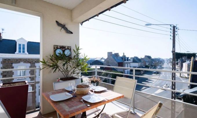 Parame Apartment | Clos Schuman by Interhome