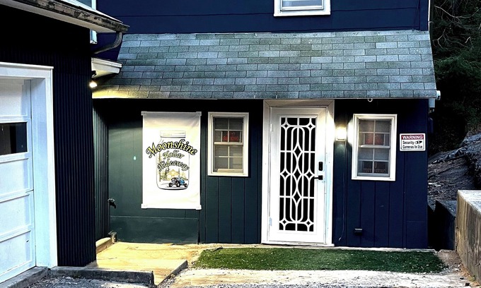 Bluefield House | Close enough for adventure but far enough for a quiet nights sleep