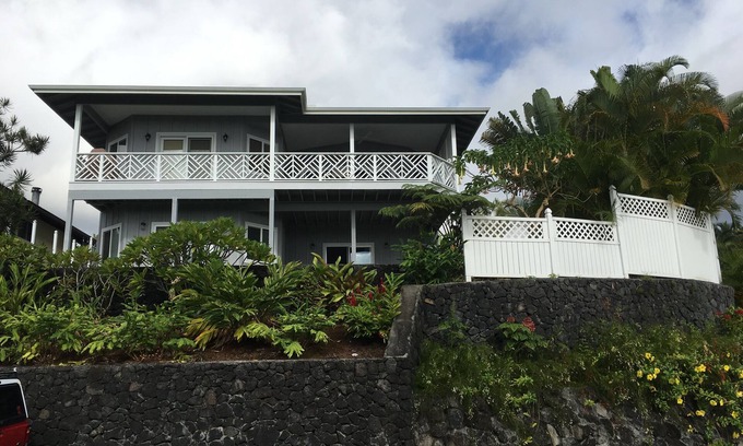 Kona Palisades House | Close to airport and 15 minutes drive to downtown, really nice garden.