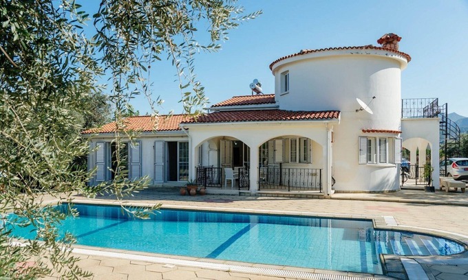 Kyrenia District House | Close to all amenities