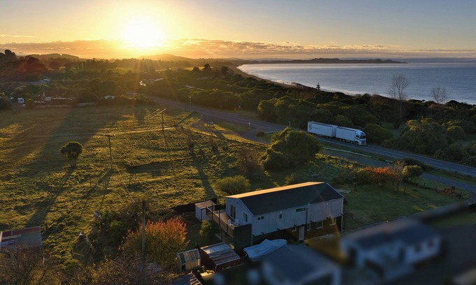 Kaikoura House | Close to Beach | Mountain Views | Peketa - KK618