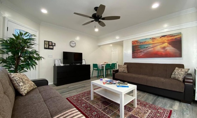 Franklin Apartment | Close to beach & Self check-in & Comfy