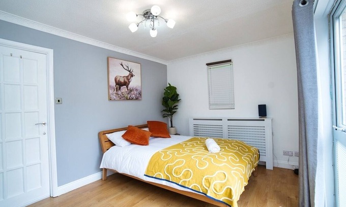 Milton Keynes House | Close to city centre home