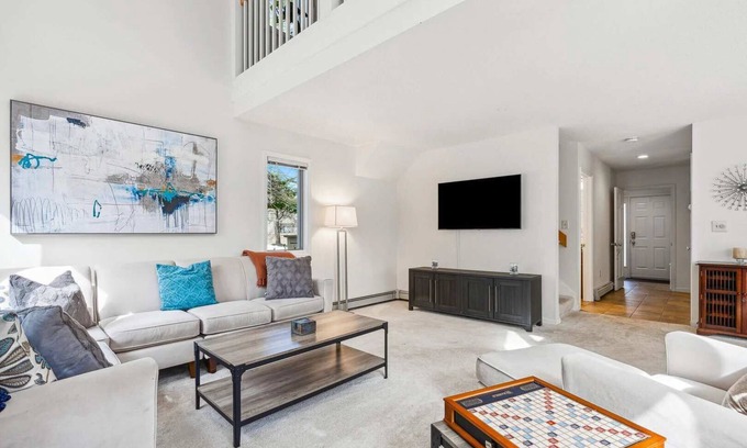 West Hartford Condo | Close to Lake & Golf & Pool - Newton Village 2A