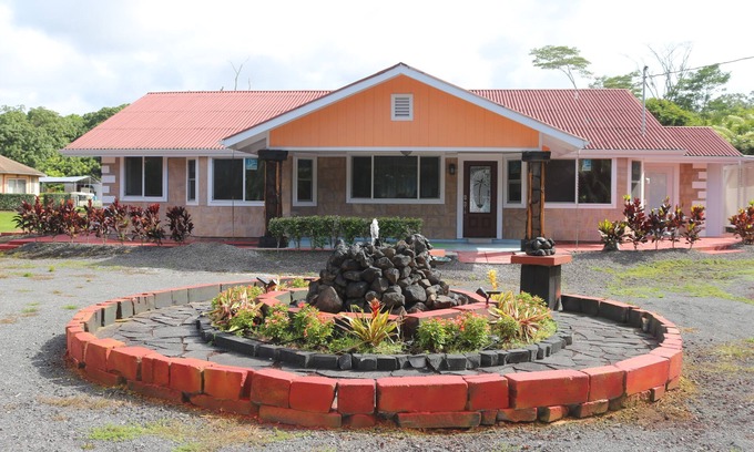 Keaau House | Close to ocean - 1750 sq ft Home with 4 Bedrooms, 4 Baths