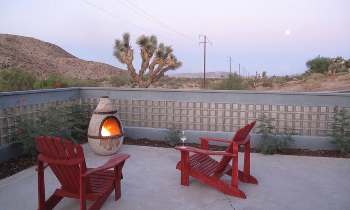 Joshua Tree Cottage | Close to park, 5 Acres, Hot Tub, near JT village