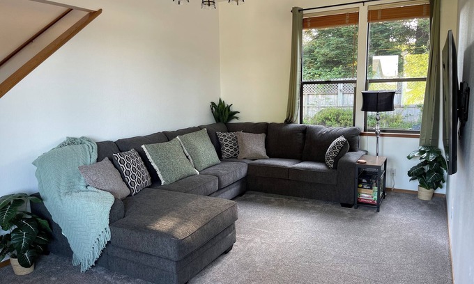 McKinleyville House | Close to the beach, redwood forest and restaurants yet private.