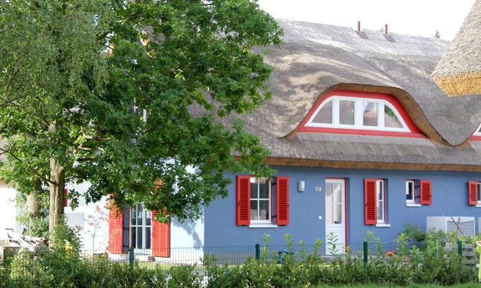 Glowe House | Close to the beach, family-friendly, sustainable, sauna, fireplace, garden, e-charging station