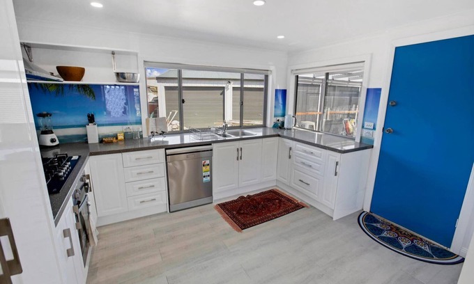 Paynesville House | Close to the lake’s edge, everything you could need to enjoy your getaway