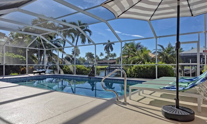 Yacht Club Villa | Close to the River - 4 Bedroom, 3 Bathroom, Pool, close to the River