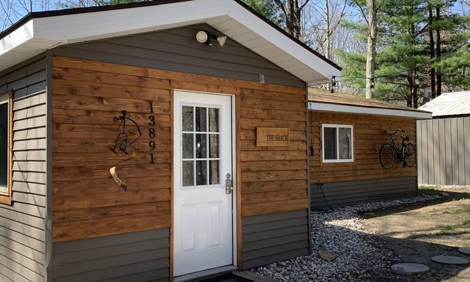 Brethren House | Close to Tippy Dam, Lake Michigan, North Country Trail and so much more!