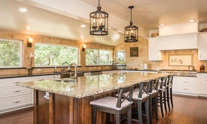 Paso Robles House | Close to town, but feels a world away! Beautiful house with all the amenities!