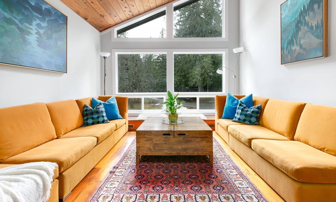 Mount Currie House | Close to Whistler but away from the crowds!