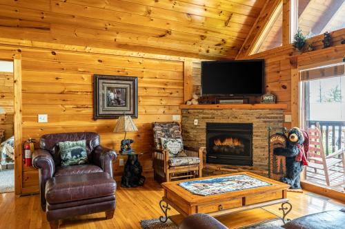 Black Bear Falls House | Closer to Home