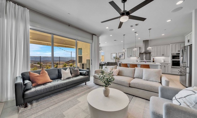 Canyon Country House | Cloud's Edge Residence On Cumulus Ct #42174