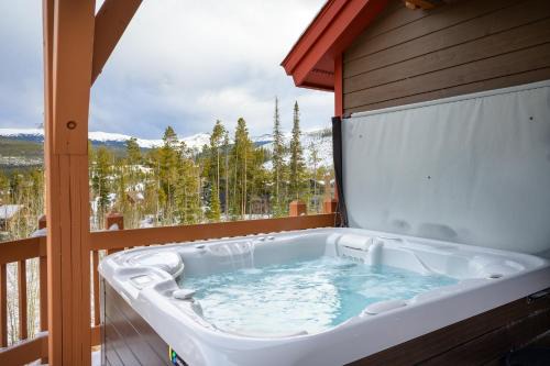 Bear Crossing House | Cloudline Chalet townhouse
