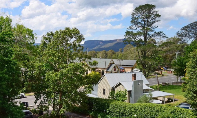 Kangaroo Valley House | Cloudsong Chalet 1 - Close to the village centre!