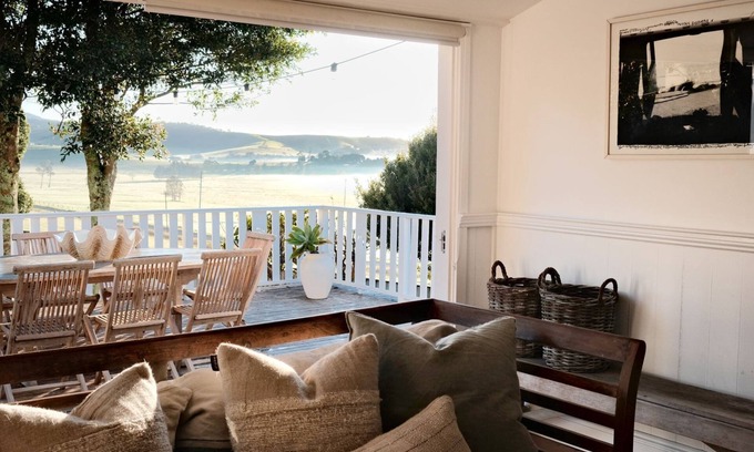 Toolijooa House | Clover Hill Cottage, between Gerroa and Berry