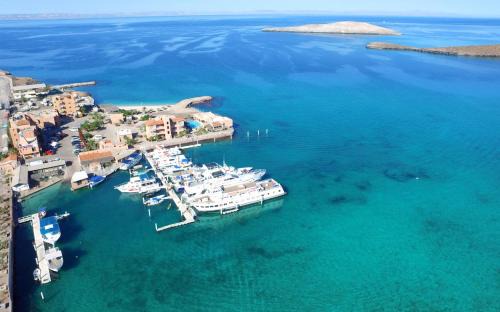 Pichilingue Hotel | Club Cantamar Beach Hotel & Marina