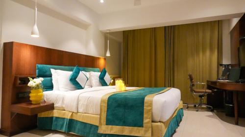 Chembur East Hotel | Club Emerald