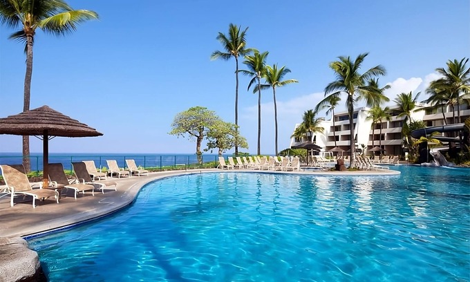 Keauhou Hotel | Club Oceanfront Suite 2 Double Beds at Outrigger Kona Resort and Spa
