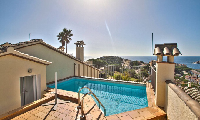 Sant Feliu de Guixols House | Club Villamar - Sereni is a quiet, family-friendly residence with a private pool, 1400 meters fro.